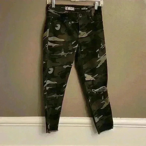 Distressed Rewash Brand Camo Pants - Picture 1 of 10